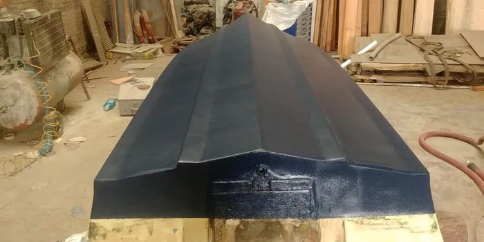 Componente in vetroresina realizzato su misura in officina
